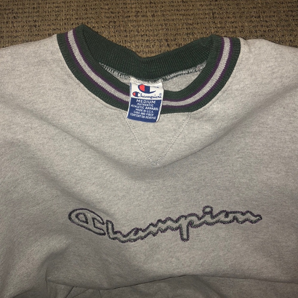 Champion Crewneck - Size M